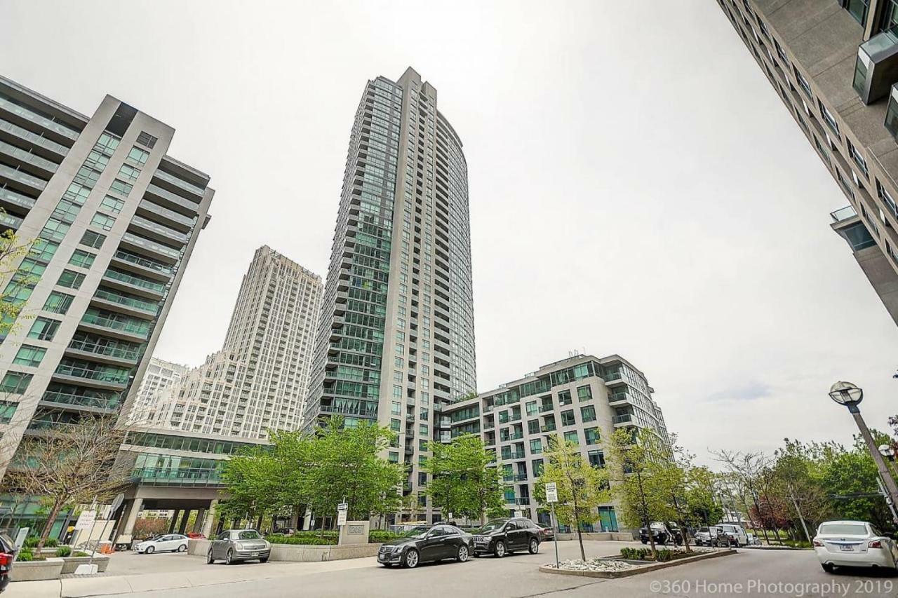 30 Off Lake View Property Heart Of Downtown Торонто Екстериор снимка